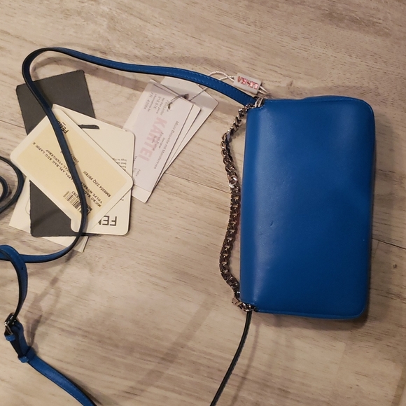 Fendi size small party size purse 👛 100% Authentic - Picture 6 of 13